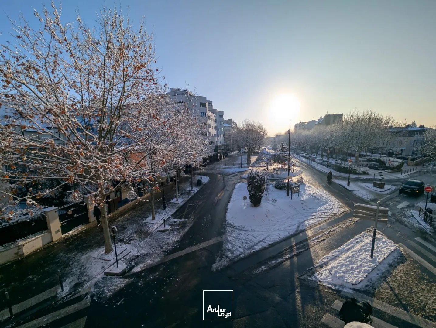 BUREAUX A LOUER MEUBLÉS - TRIPLEX - ENGHIEN-LES-BAINS (95)