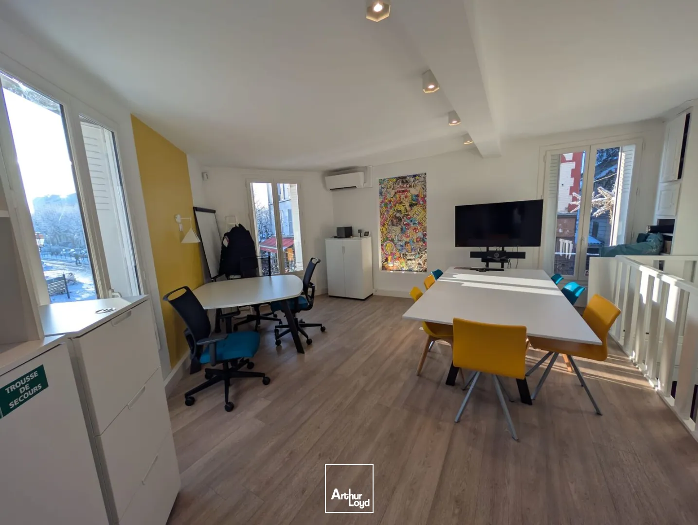 BUREAUX A LOUER MEUBLÉS - TRIPLEX - ENGHIEN-LES-BAINS (95)