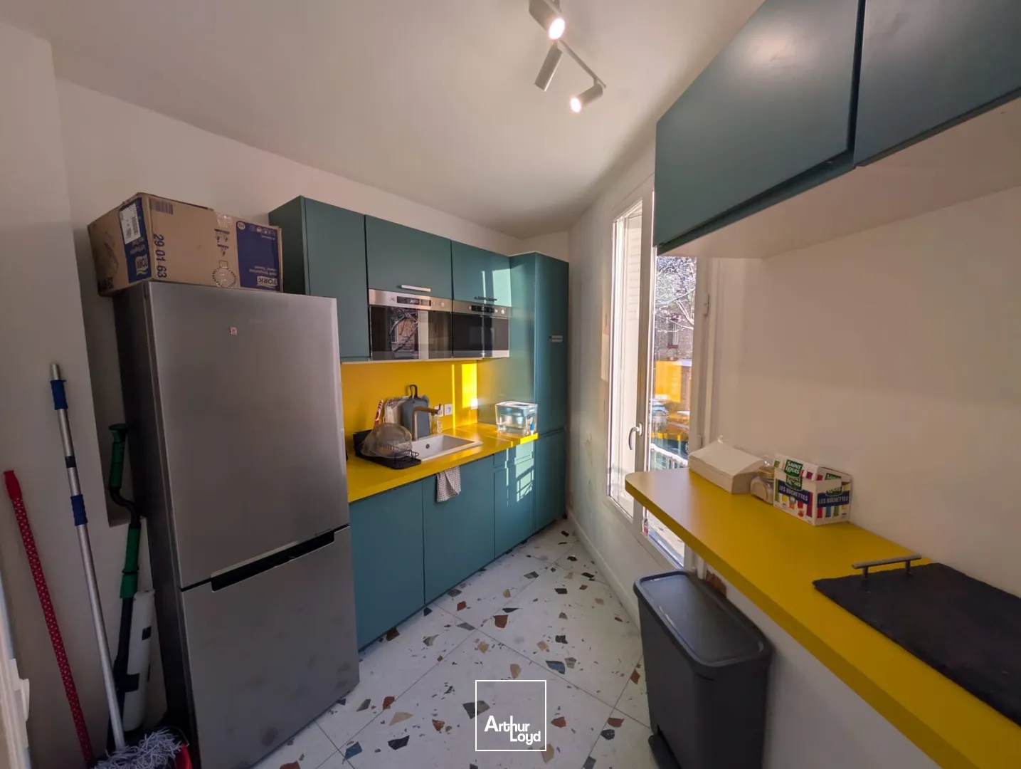 BUREAUX A LOUER MEUBLÉS - TRIPLEX - ENGHIEN-LES-BAINS (95)