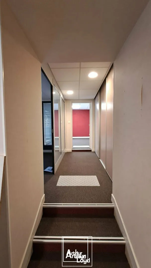 Local professionnel ou commercial de 88 m² à louer  Emplacement central et visible à Lubersac