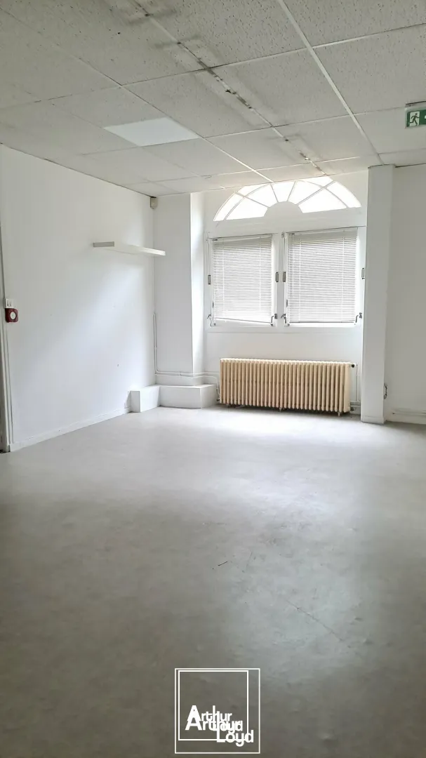 Local commercial 164 m² à louer  Rue commerçante du centre-ville de Brive