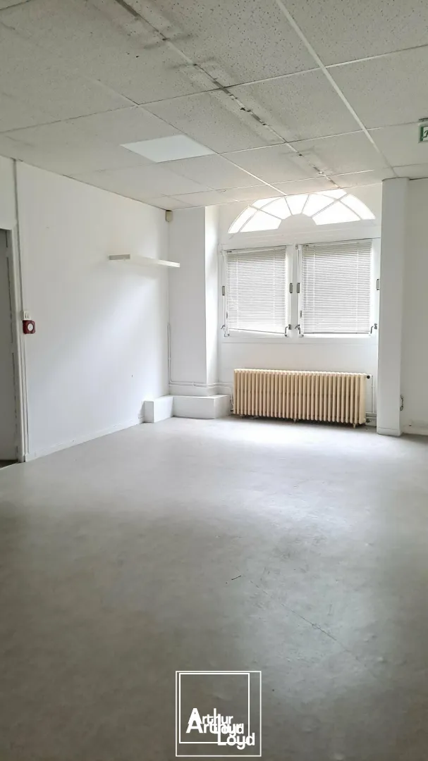 Local commercial 164 m² à louer  Rue commerçante du centre-ville de Brive