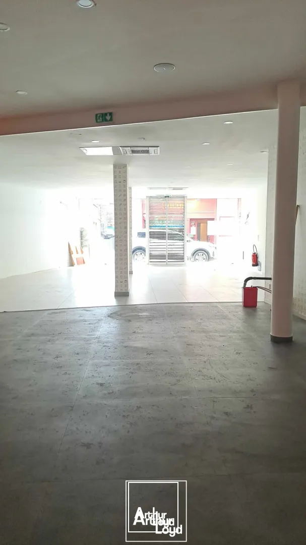 Local commercial 164 m² à louer  Rue commerçante du centre-ville de Brive