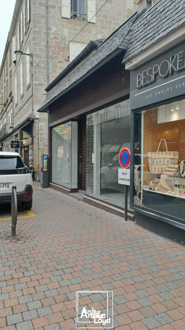 Local commercial 164 m² à louer  Rue commerçante du centre-ville de Brive