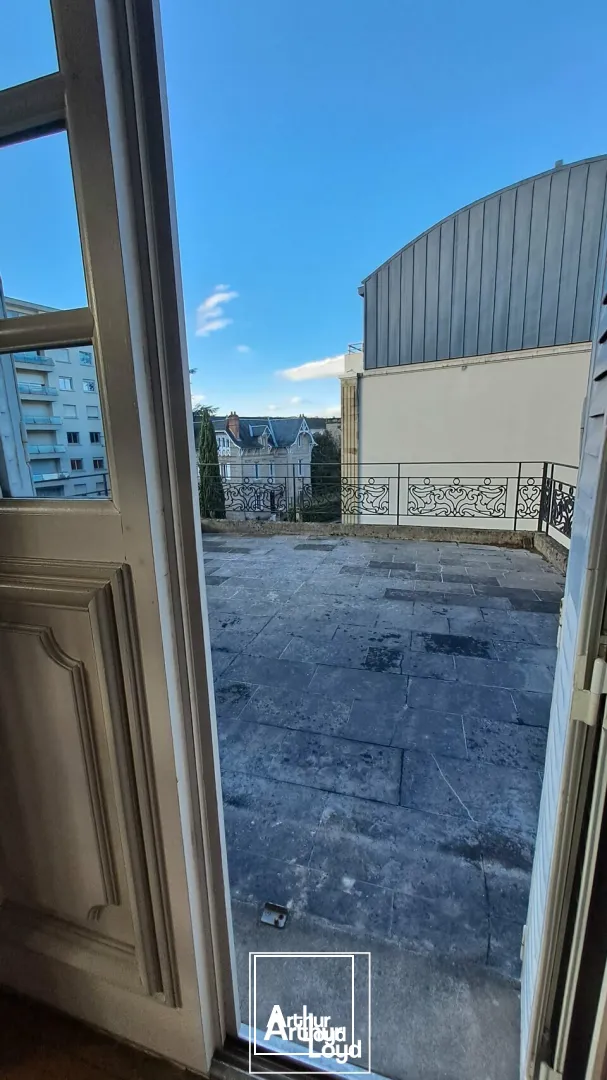 Bureau de 30 m² à louer avec parking  Centre-ville de Brive-la-Gaillarde