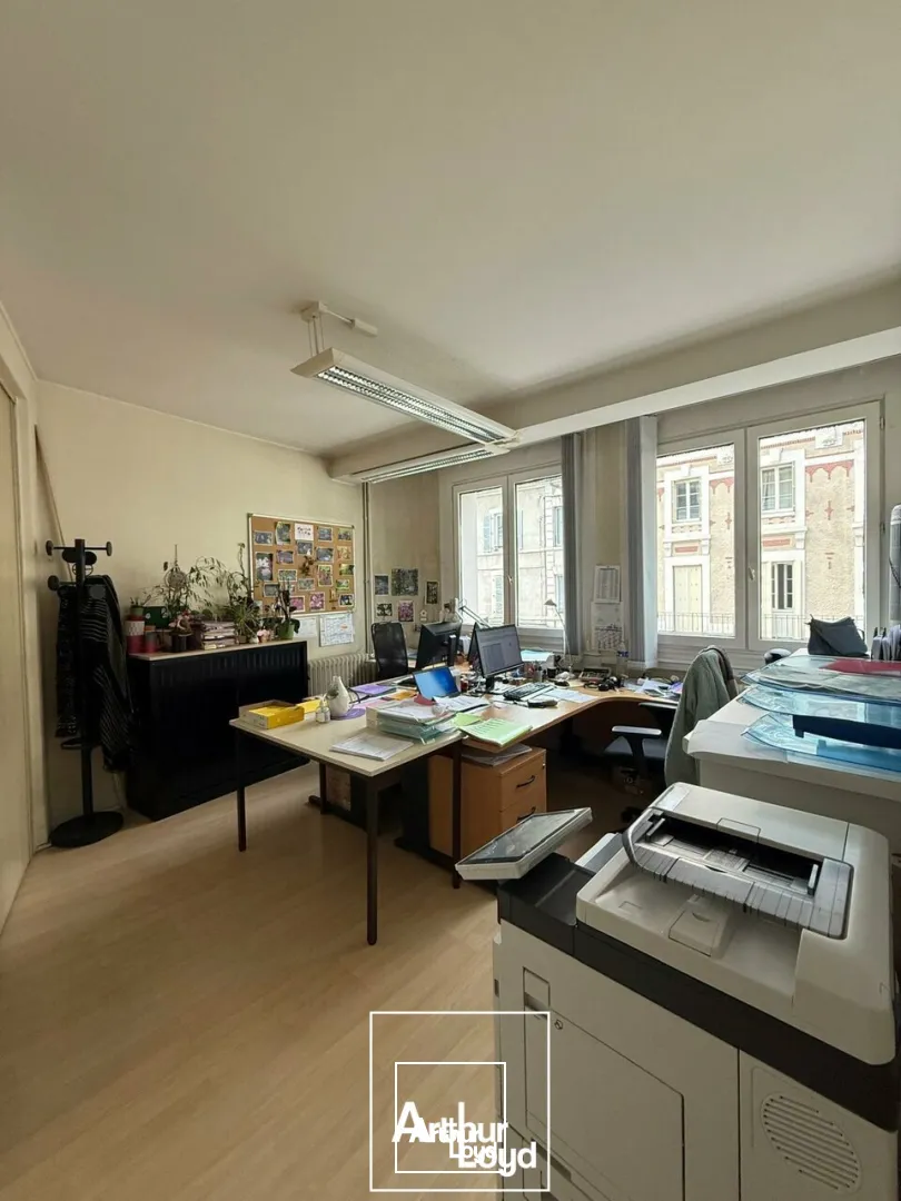BUREAUX vente à TULLE 19000