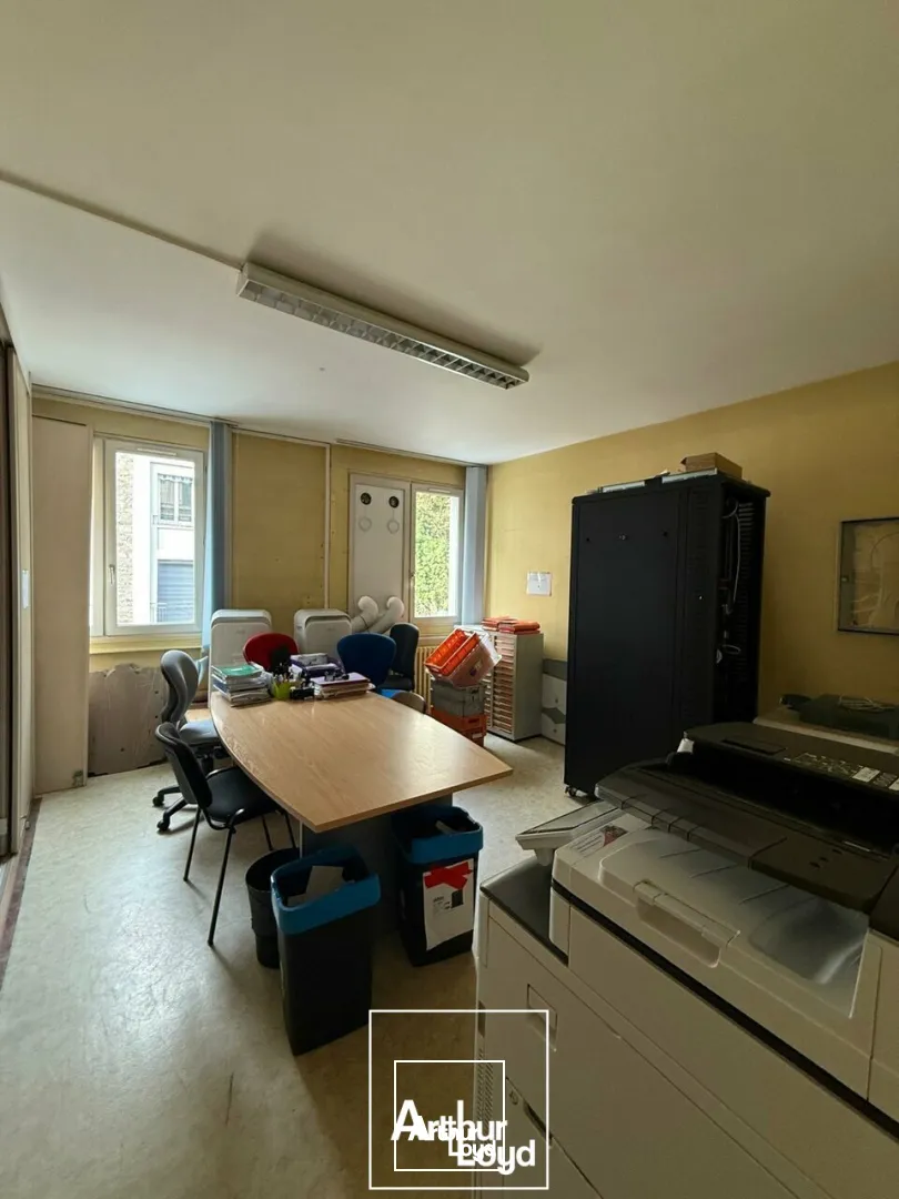 BUREAUX vente à TULLE 19000