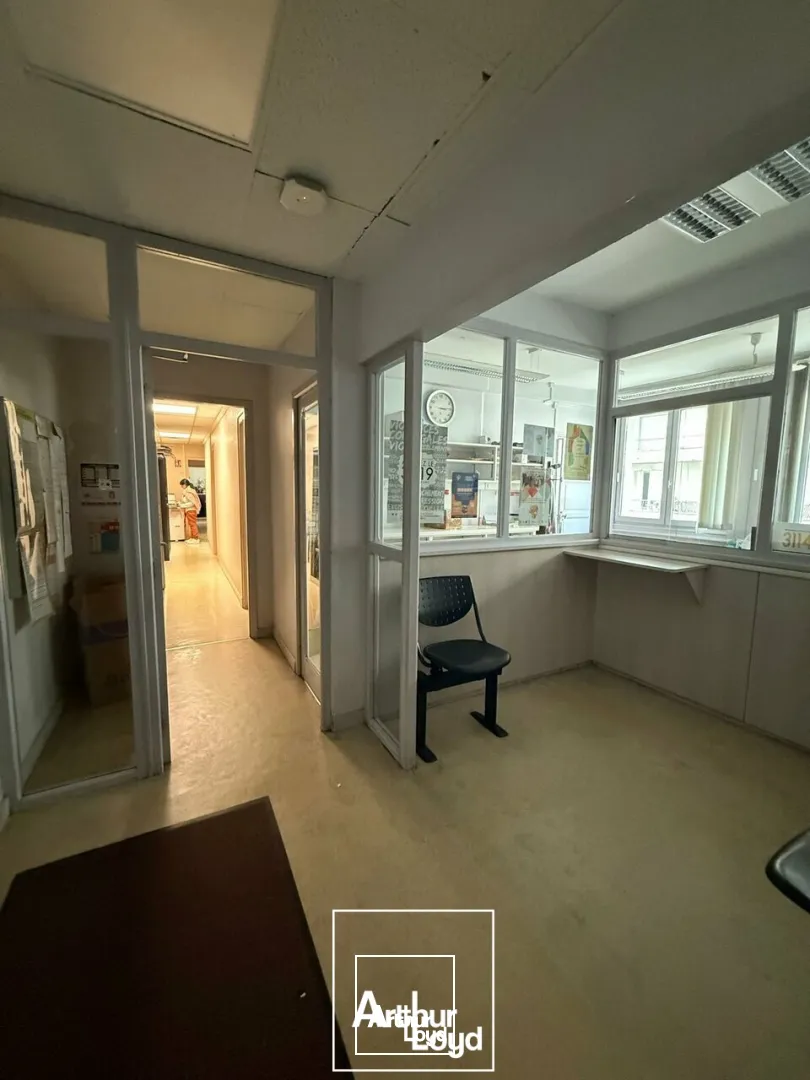 BUREAUX vente à TULLE 19000