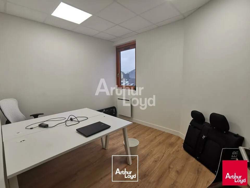 CESSON SEVIGNE - BUREAUX A VENDRE - 143 M²