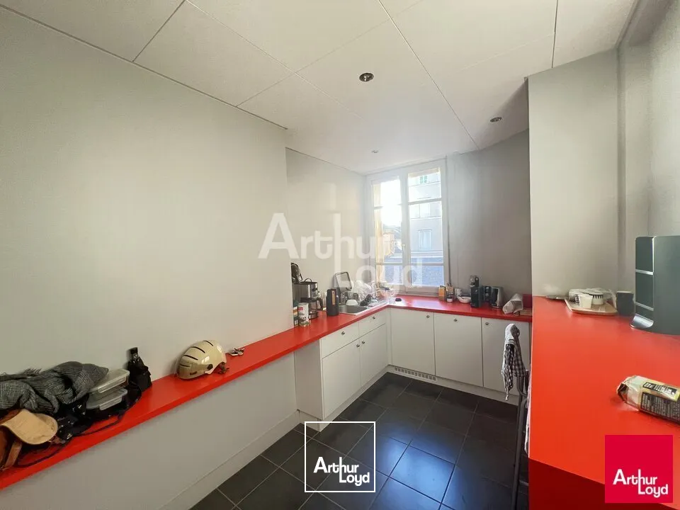 RENNES CENTRE - BUREAUX A LOUER - 145 M²