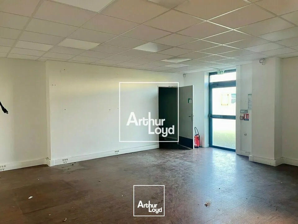 Locaux d'activité & Entrepôts - Location - VAUX-LE-PENIL - 77000 - 460-460 - 7599392