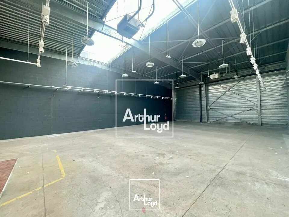 Locaux d'activité & Entrepôts - Location - VAUX-LE-PENIL - 77000 - 460-460 - 7599390