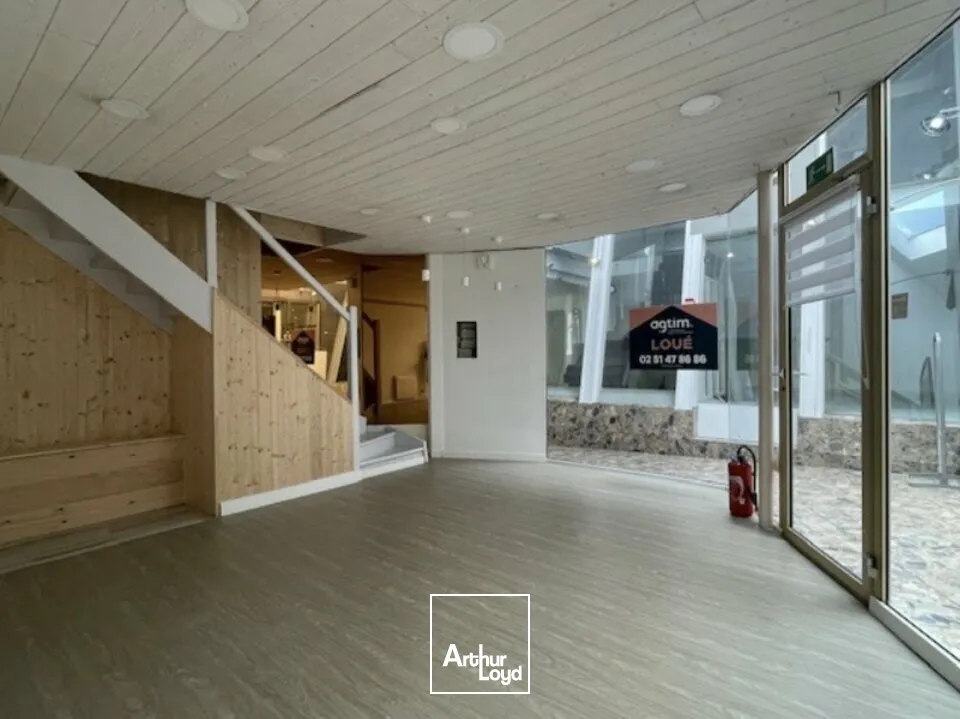 LOCAL COMMERCIAL 22M² - LOCATION - RUE CLEMENCEAU