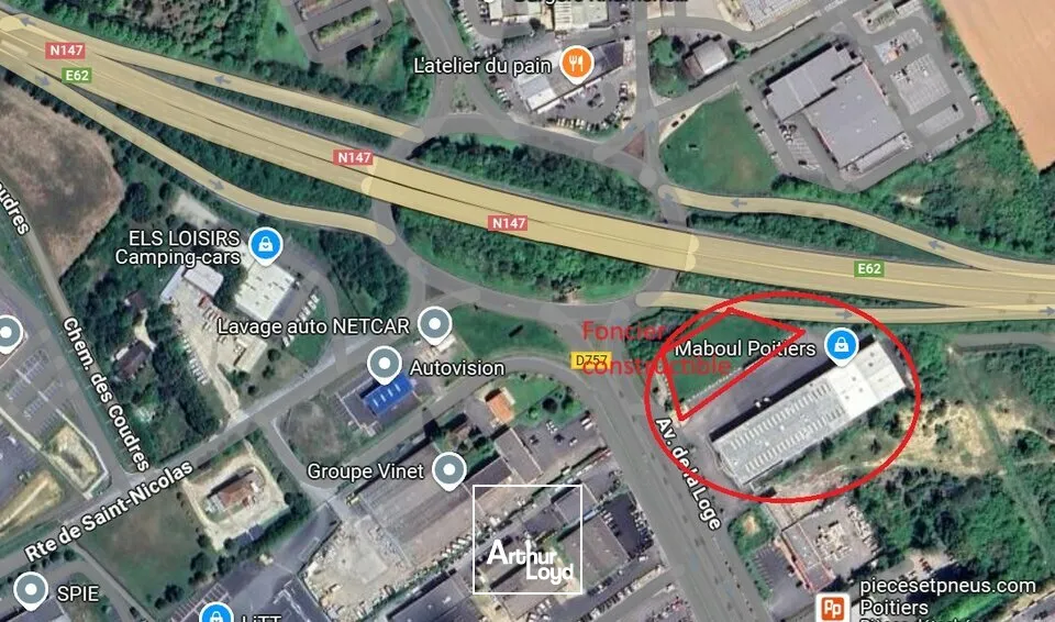 INVESTISSEMENT LOCAL COMMERCIAL A VENDRE - 1800 M² - POITIERS 