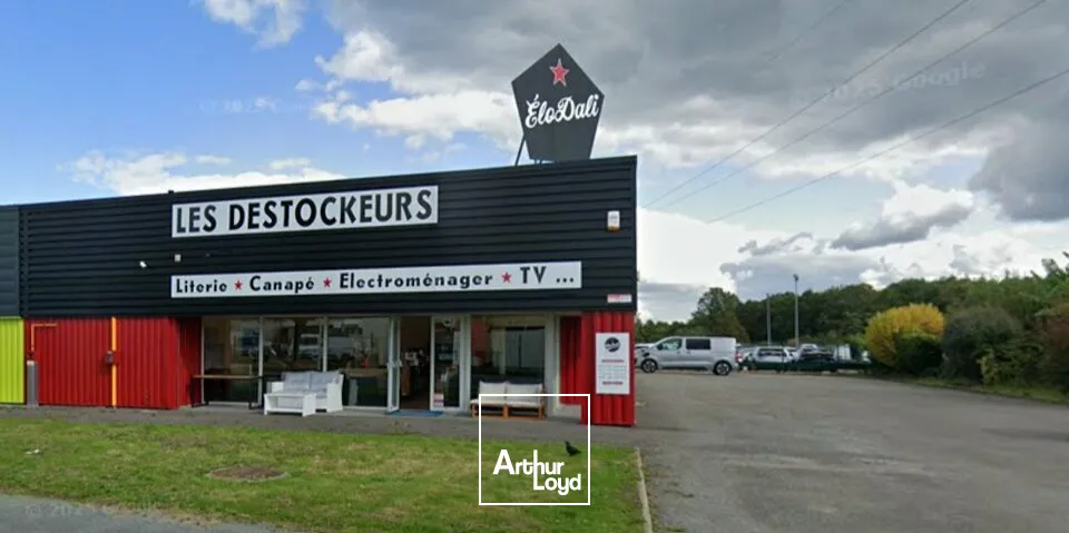 LOCAL COMMERCIAL location à MOUILLERON-LE-CAPTIF 85000