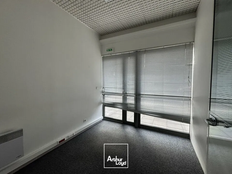 TOURS HYPER CENTRE LOCAL COMMERCIAL A LOUER 66 M² - QUARTIER GARE