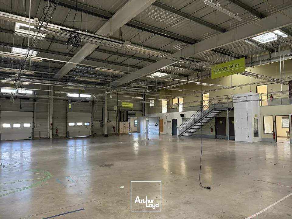 JOUE LES TOURS LOCAL D'ACTIVITES A LOUER 1670 M² FONCIER 5589 M²