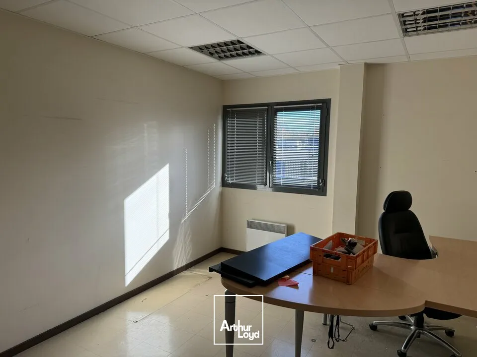 JOUE LES TOURS LOCAL D'ACTIVITES A LOUER 1670 M² FONCIER 5589 M²