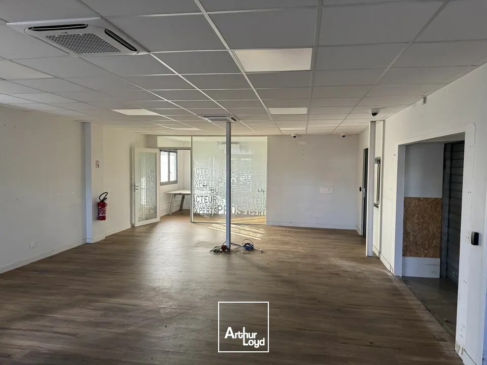 JOUE LES TOURS LOCAL D'ACTIVITES A LOUER 1670 M² FONCIER 5589 M²