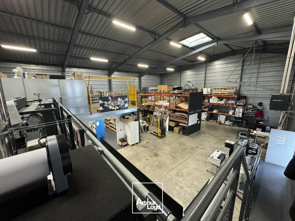 TOURS SUD SORIGNY - A VENDRE BATIMENT D'ACTIVITES DE 750 M² - LA GRANGE BARBIER