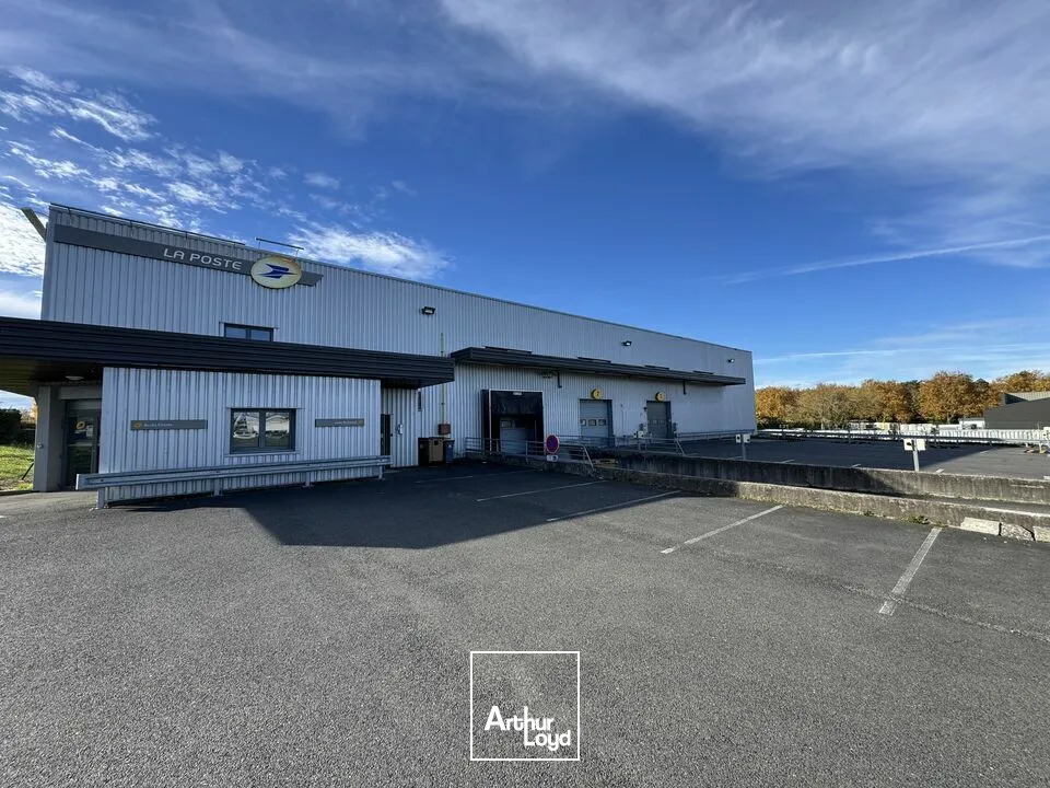 JOUE LES TOURS LOCAL D'ACTIVITES A LOUER 1670 M² FONCIER 5589 M²