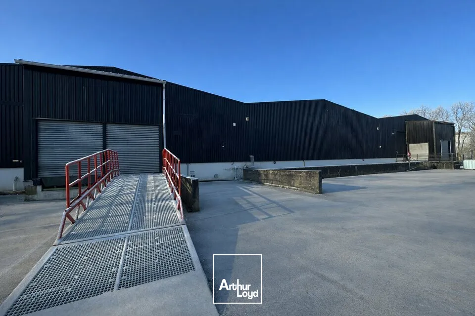 JOUE LES TOURS LOCAL DE STOCKAGE ACTIVITE A LOUER 3026 M²