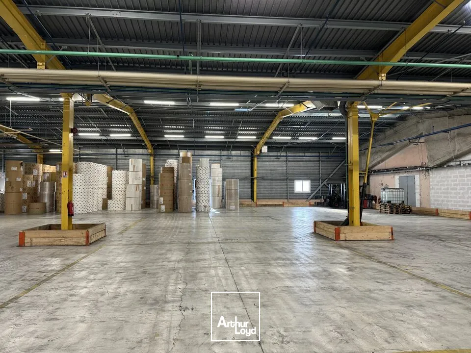 JOUE LES TOURS LOCAL DE STOCKAGE ACTIVITE A LOUER 3026 M²
