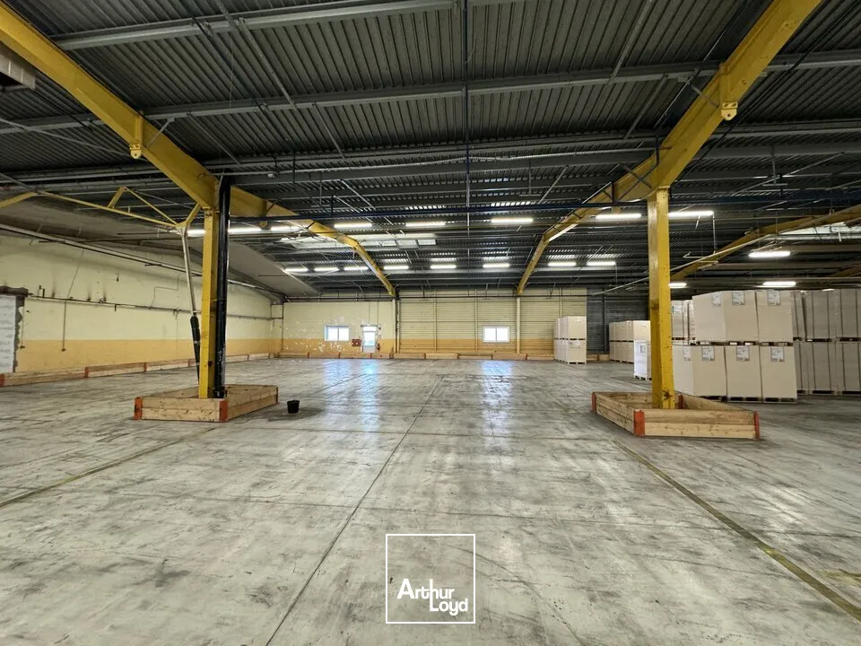 JOUE LES TOURS LOCAL DE STOCKAGE ACTIVITE A LOUER 3026 M²