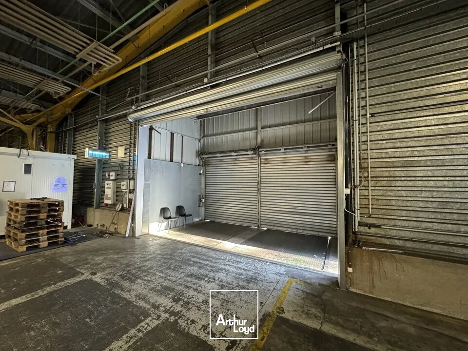 JOUE LES TOURS LOCAL DE STOCKAGE ACTIVITE A LOUER 3026 M²