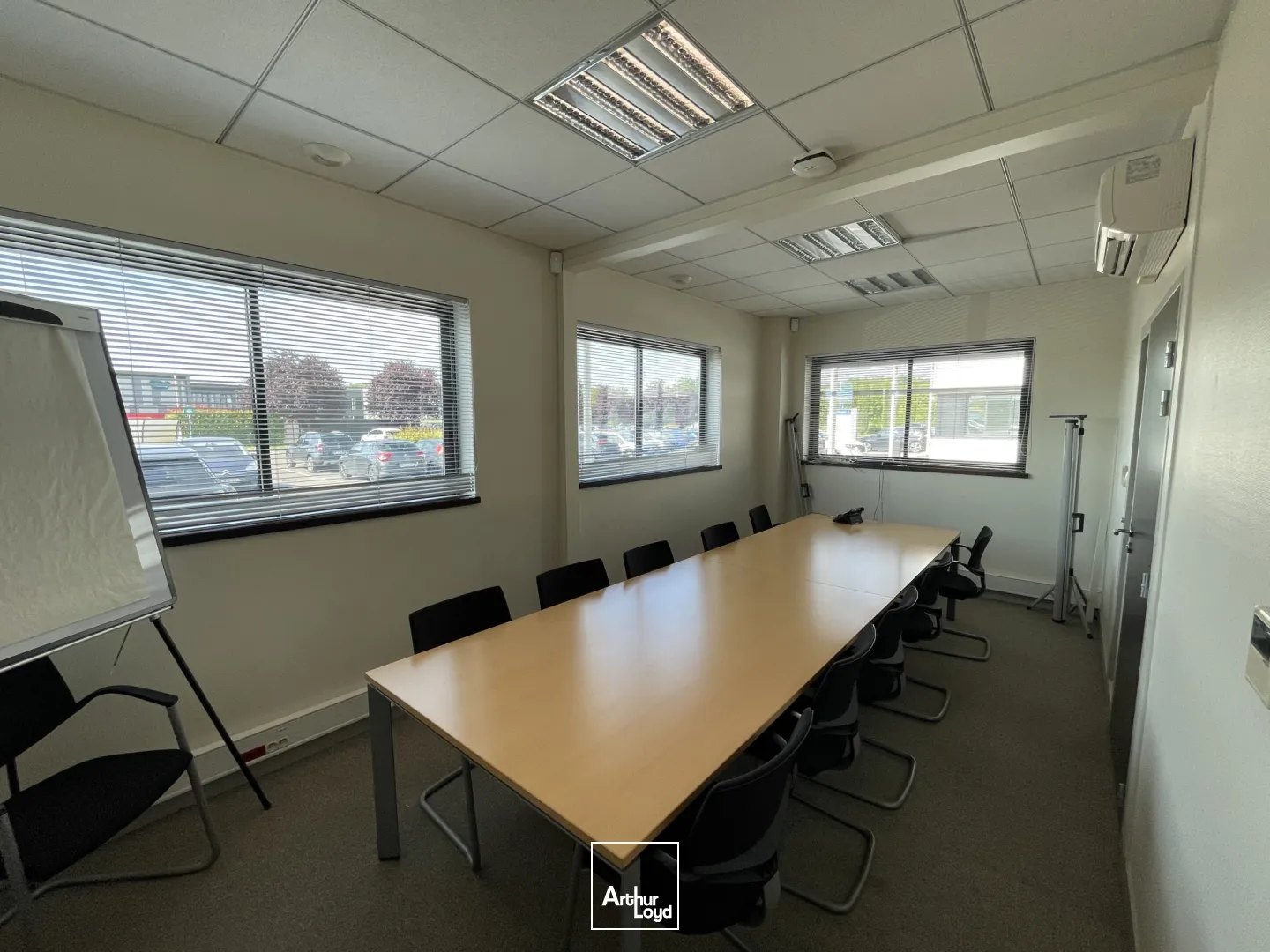 A LOUER BUREAUX DE 282 M2 À 337 M2 - LACROIX SAINT OUEN - PARC TERTIAIRE