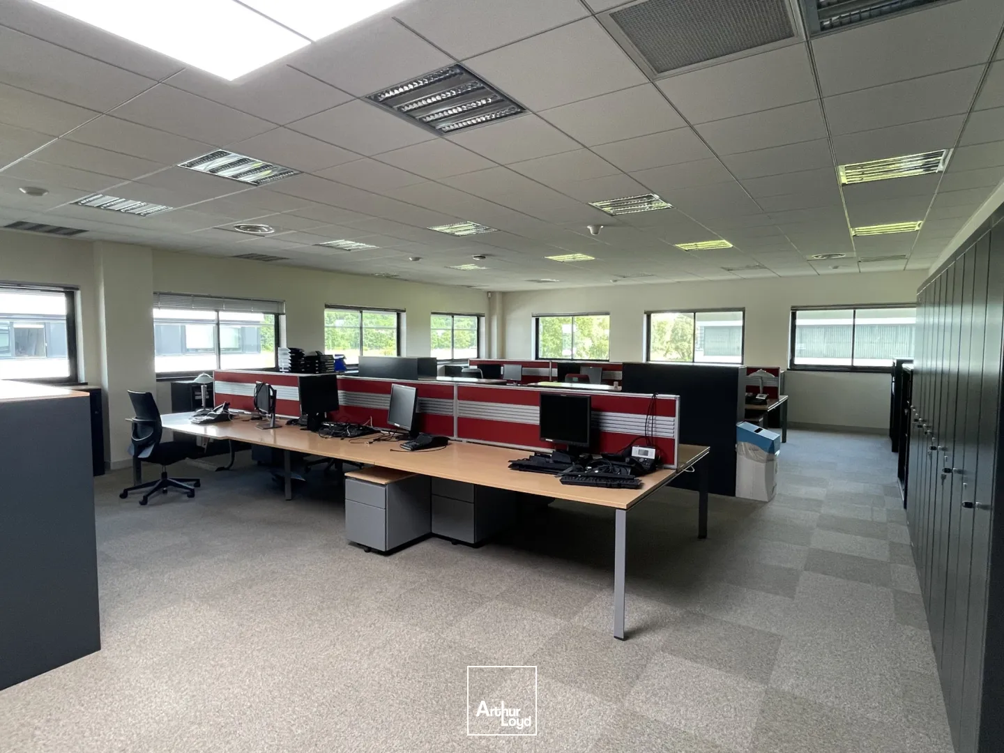 A LOUER BUREAUX DE 282 M2 À 337 M2 - LACROIX SAINT OUEN - PARC TERTIAIRE