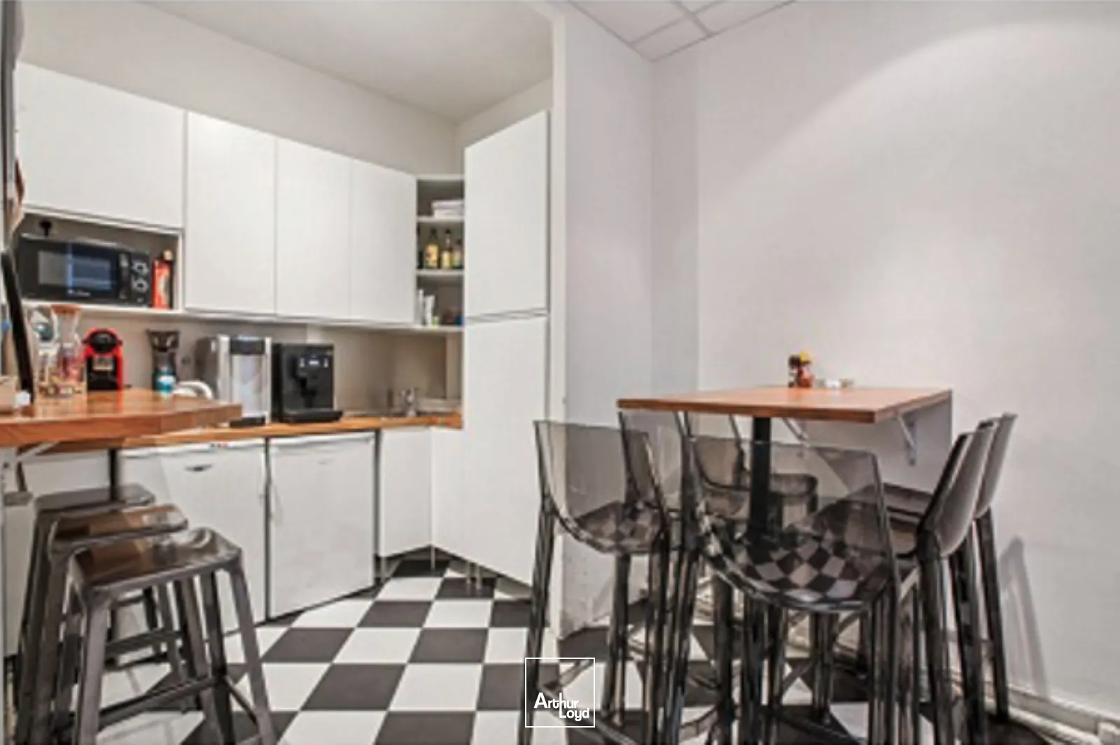 Bureaux à louer à PARIS 75008