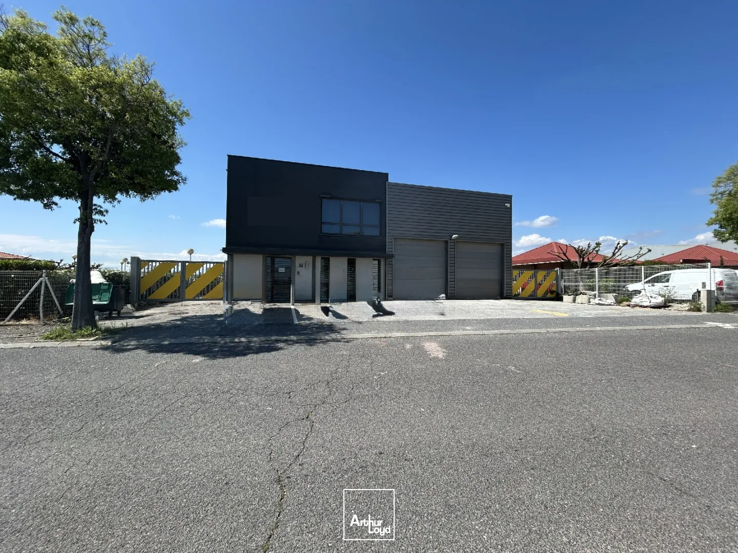 Locaux d'activité à louer - 460 m2 - Polygone nord - Perpignan