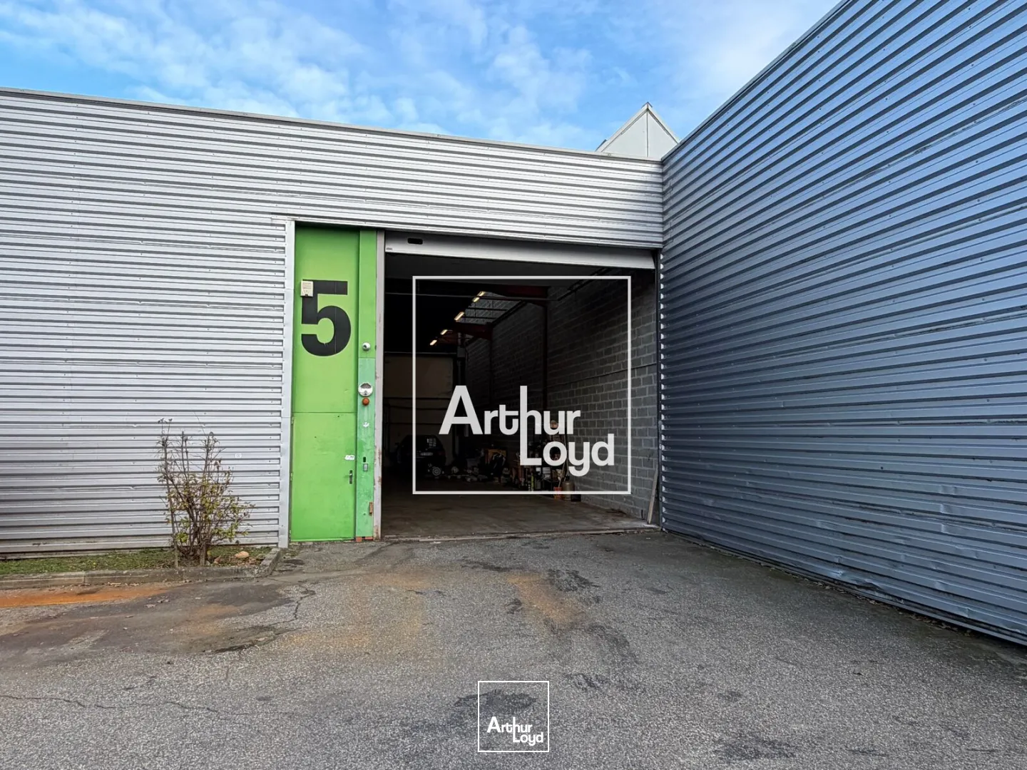 Local d’activité à louer à Toulouse avec entrepôt de 302 m²