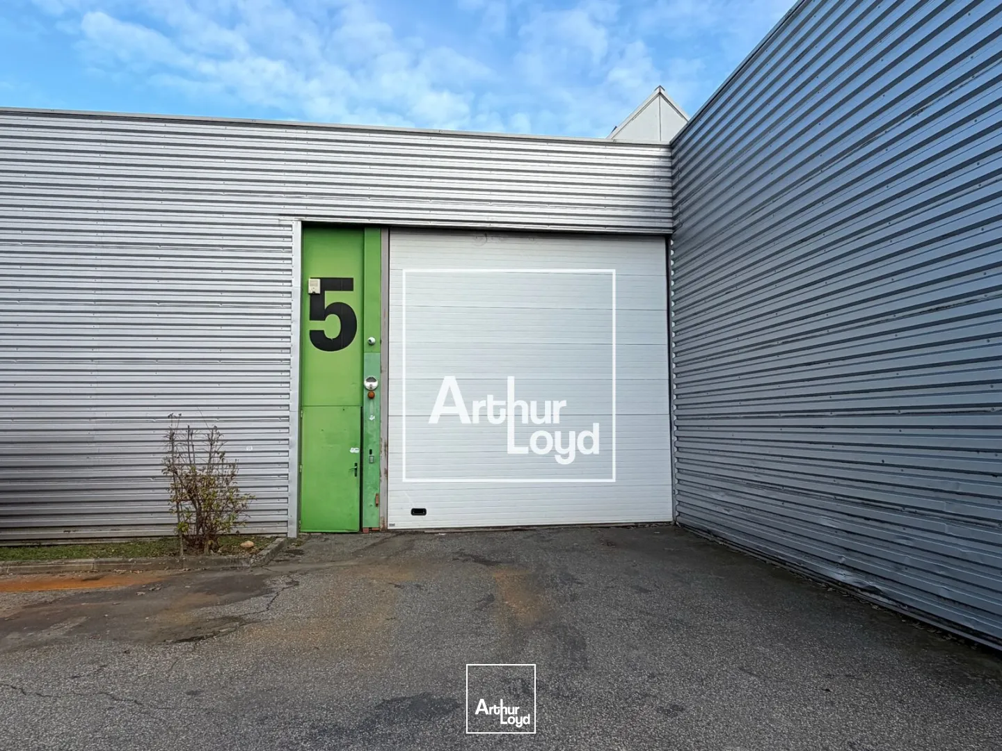 Local d’activité à louer à Toulouse avec entrepôt de 302 m²