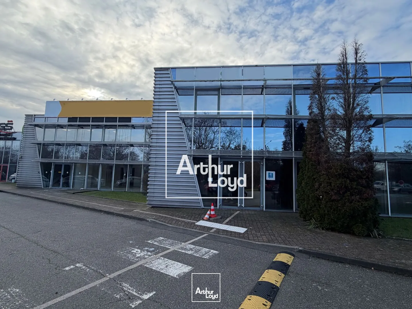 Local d’activité à louer à Toulouse avec entrepôt de 302 m²