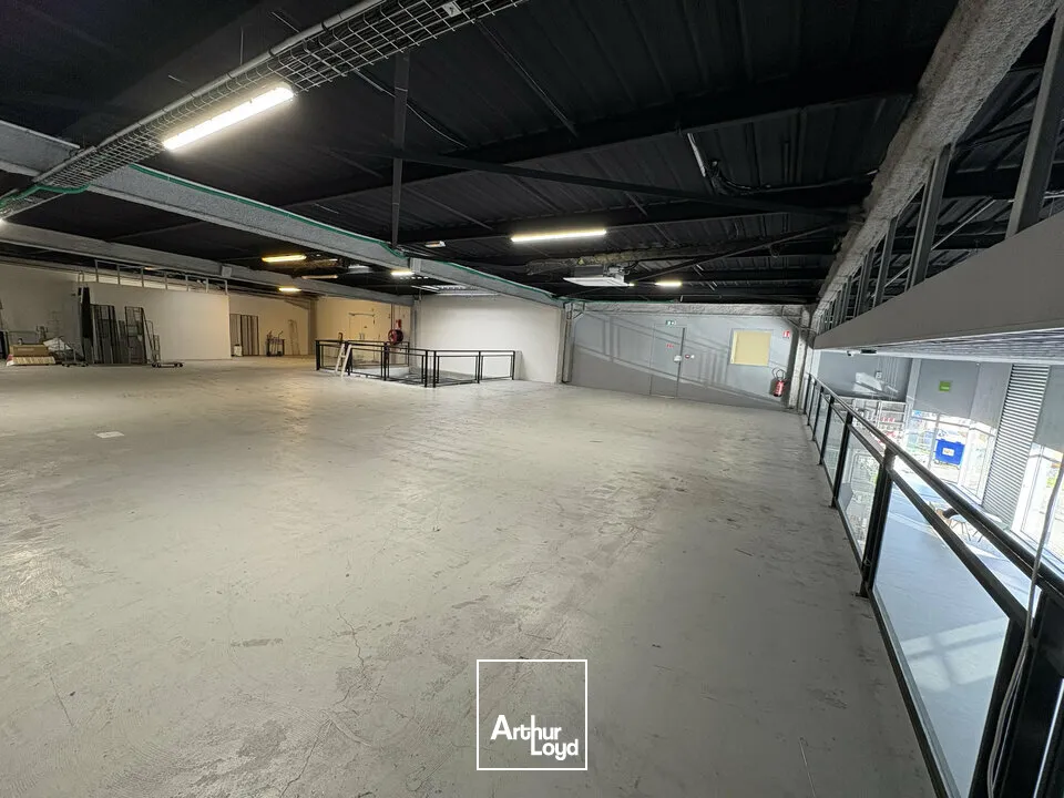 LOCAL COMMERCIAL à LOUER de 1005 m²