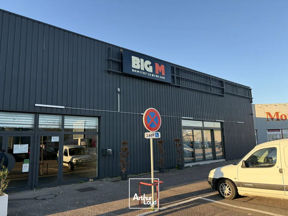 LOCAL COMMERCIAL à LOUER de 670 m²