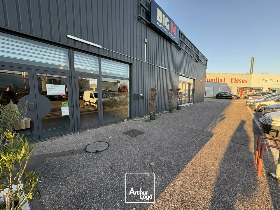 LOCAL COMMERCIAL à LOUER de 670 m²