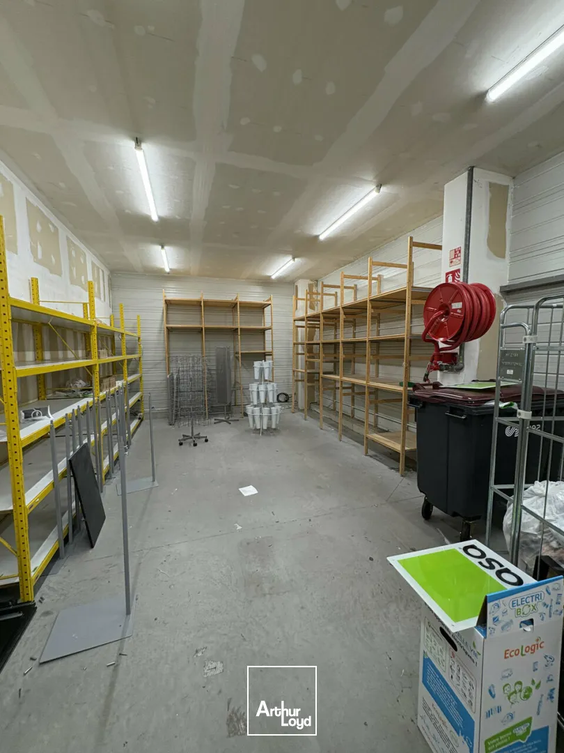 LOCAL COMMERCIAL à LOUER de 690 m²