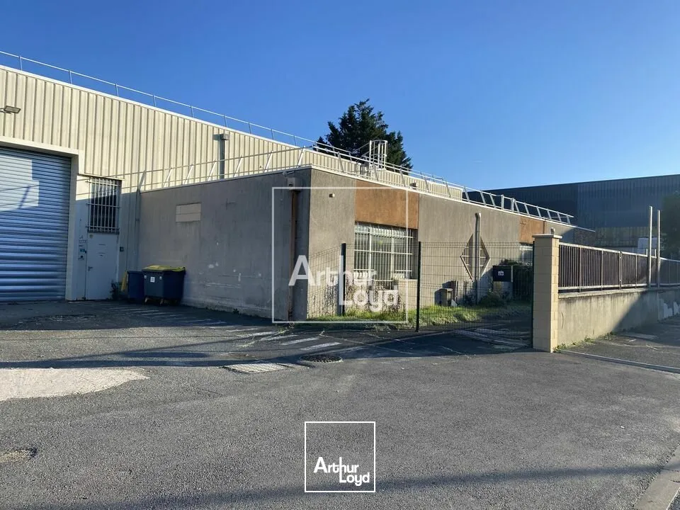 MONTGERON - BATIMENT INDEPENDANT A LOUER