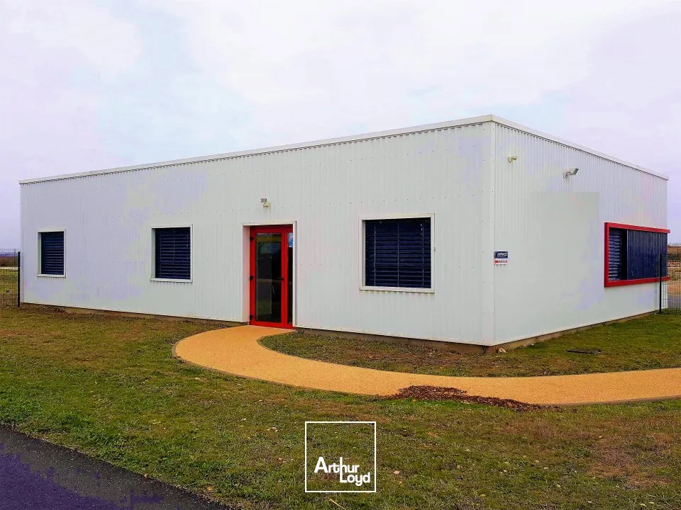 Poitiers Ouest - bureaux et entrepôt de 500 m² et terrain de 9351 m²