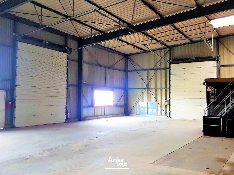 Poitiers Ouest - bureaux et entrepôt de 500 m² et terrain de 9351 m²