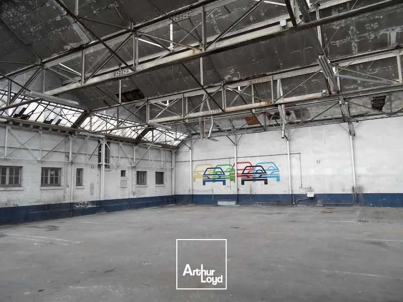 LOCAL D'ACTIVITE - 970 m2 - A LOUER - PROCHE CENTRE VILLE SOISSONS