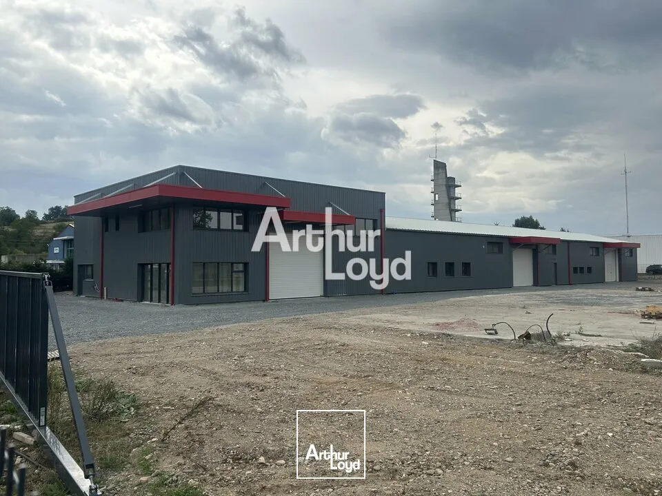 Aux portes de Vichy, dans une ZA simple d'accés, local d'activité de 250m2