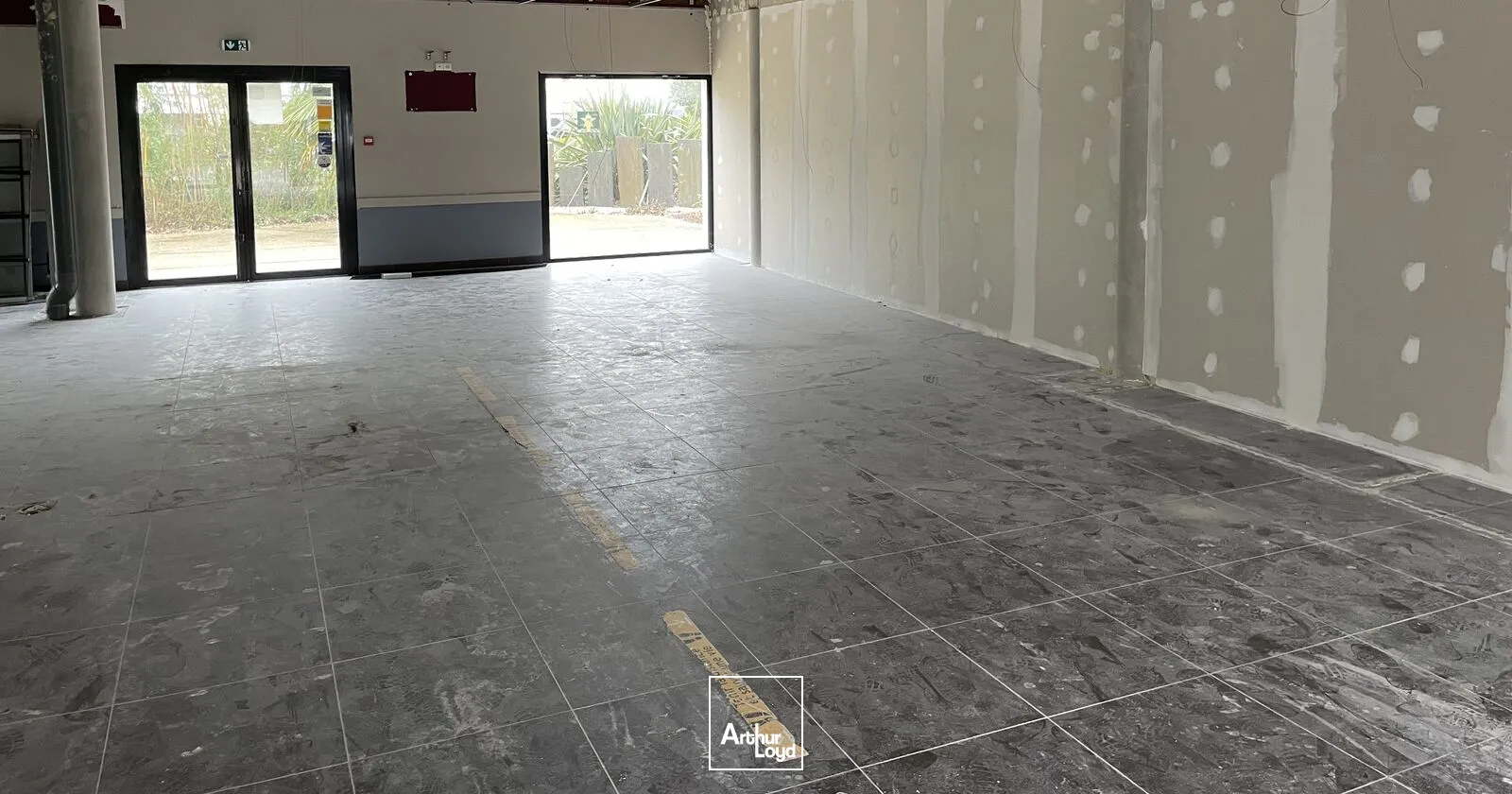 Locaux commerciaux - Location - PLESCOP - 56890 - 151-151 - 7600301