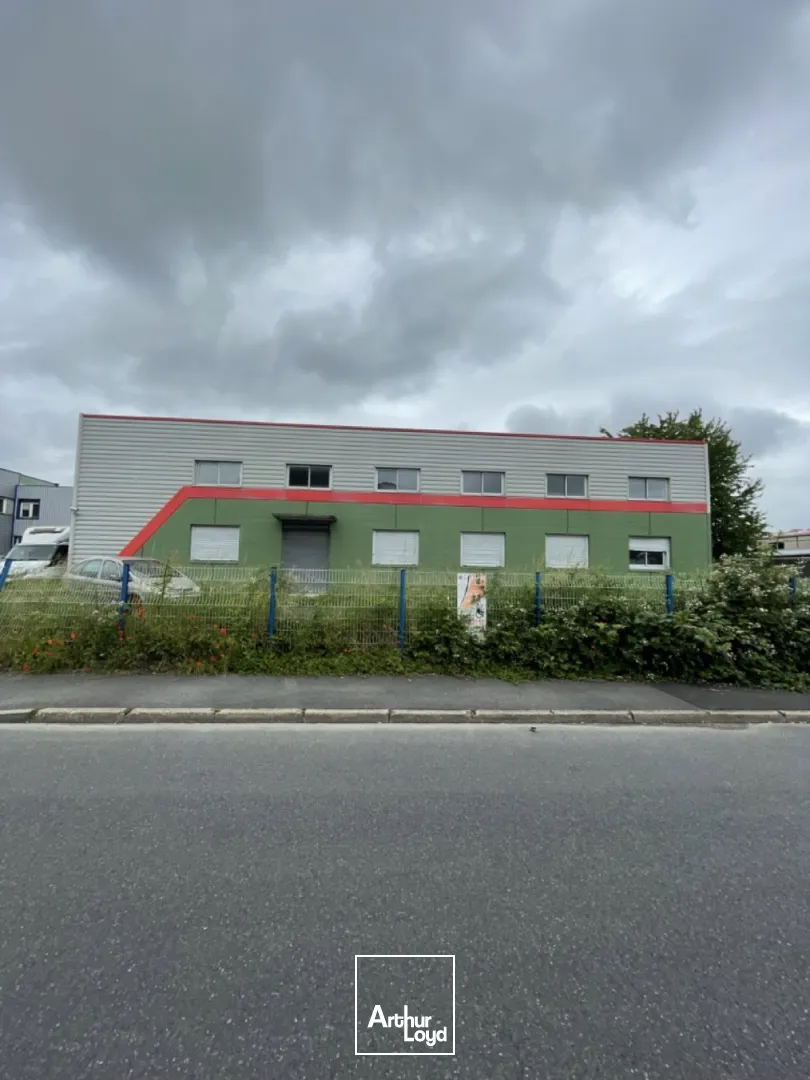 A vendre, local d'activité de 2&nbsp;187 m2 environ - MEAUX