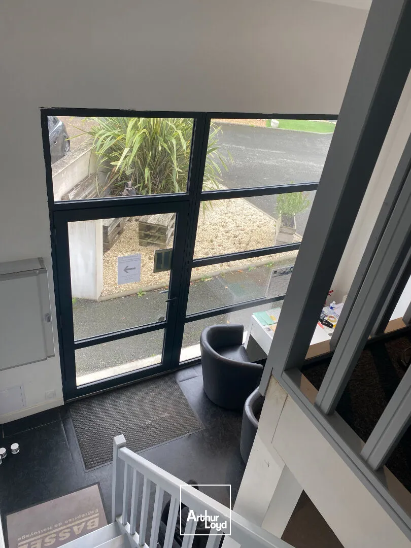 A louer Local d'activité L HOUMEAU 239 m²