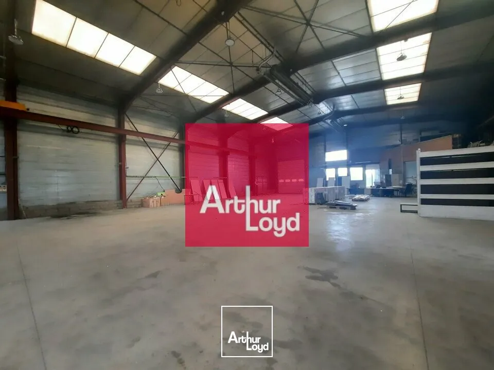 RIOM PARC EUROPEEN A LOUER LOCAL ACTIVITE 1200 M² - PARCELLE 7&nbsp;900 M² - PONT ROULANT