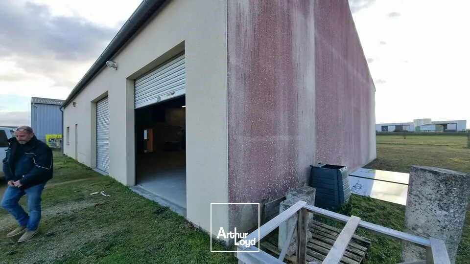 Entrepôt / local industriel Avanton 250 m2